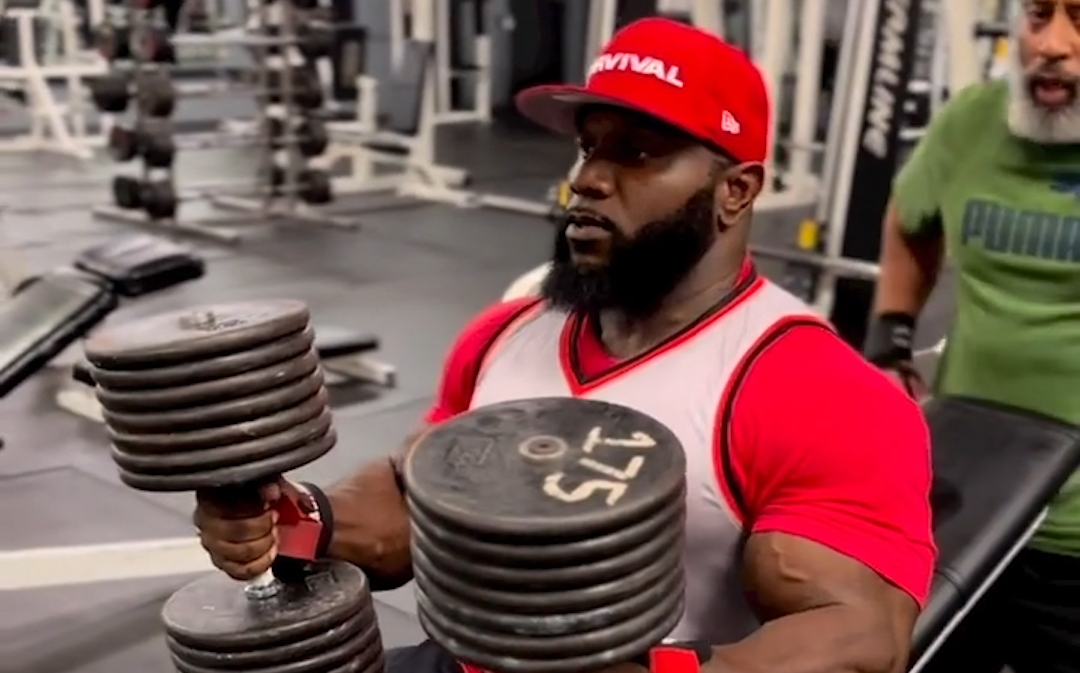 单手175磅80公斤的哑铃,上斜推胸