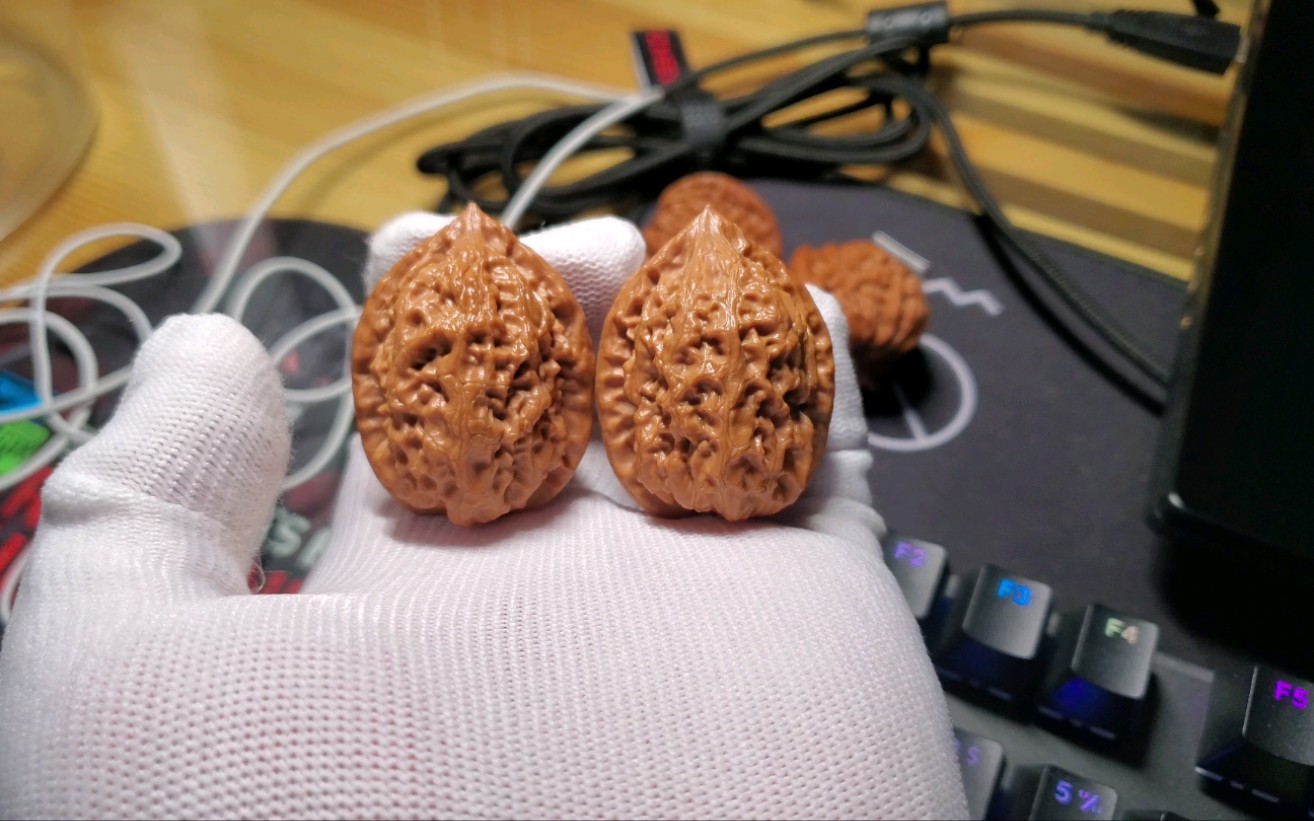 沈阳鸡心文玩核桃,沈鸡