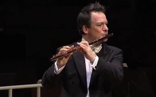 [图]【长笛】帕胡德演奏 德彪西《芦笛》EMMANUEL PAHUD | Claude Debussy, "Syrinx" for solo flute