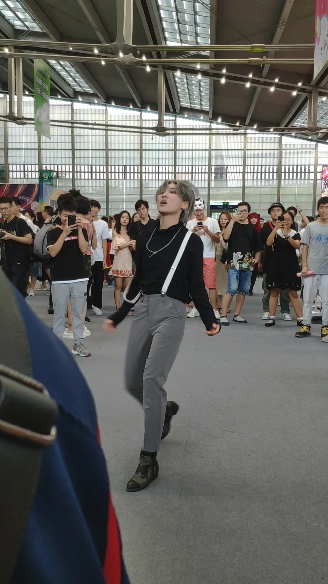 神cos 深圳漫展惊现蔡徐坤