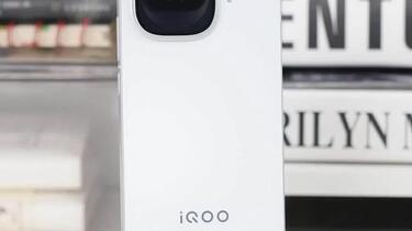 vivo iQOO Z11 Turbo 16GB 512GB 天光白骁龙8Gen5 自研电竞芯片Q2 2亿