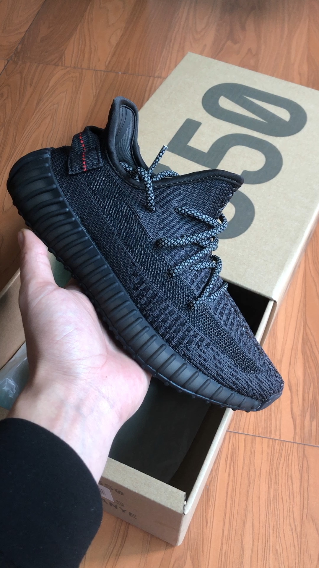 yeezy椰子350v2黑天使