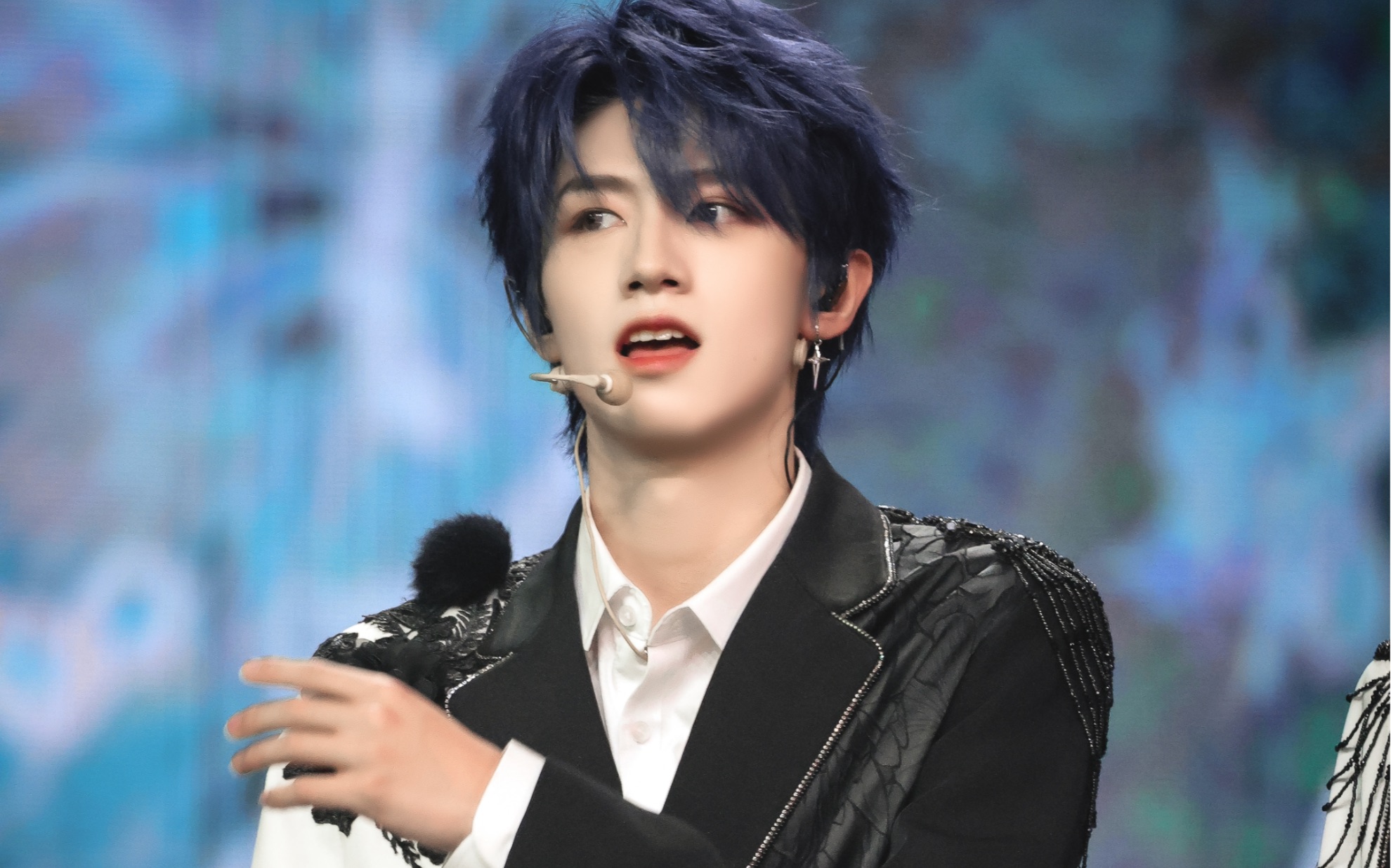 【朱志鑫】美貌拯救世界 《黑暗骑士》绝美开场show