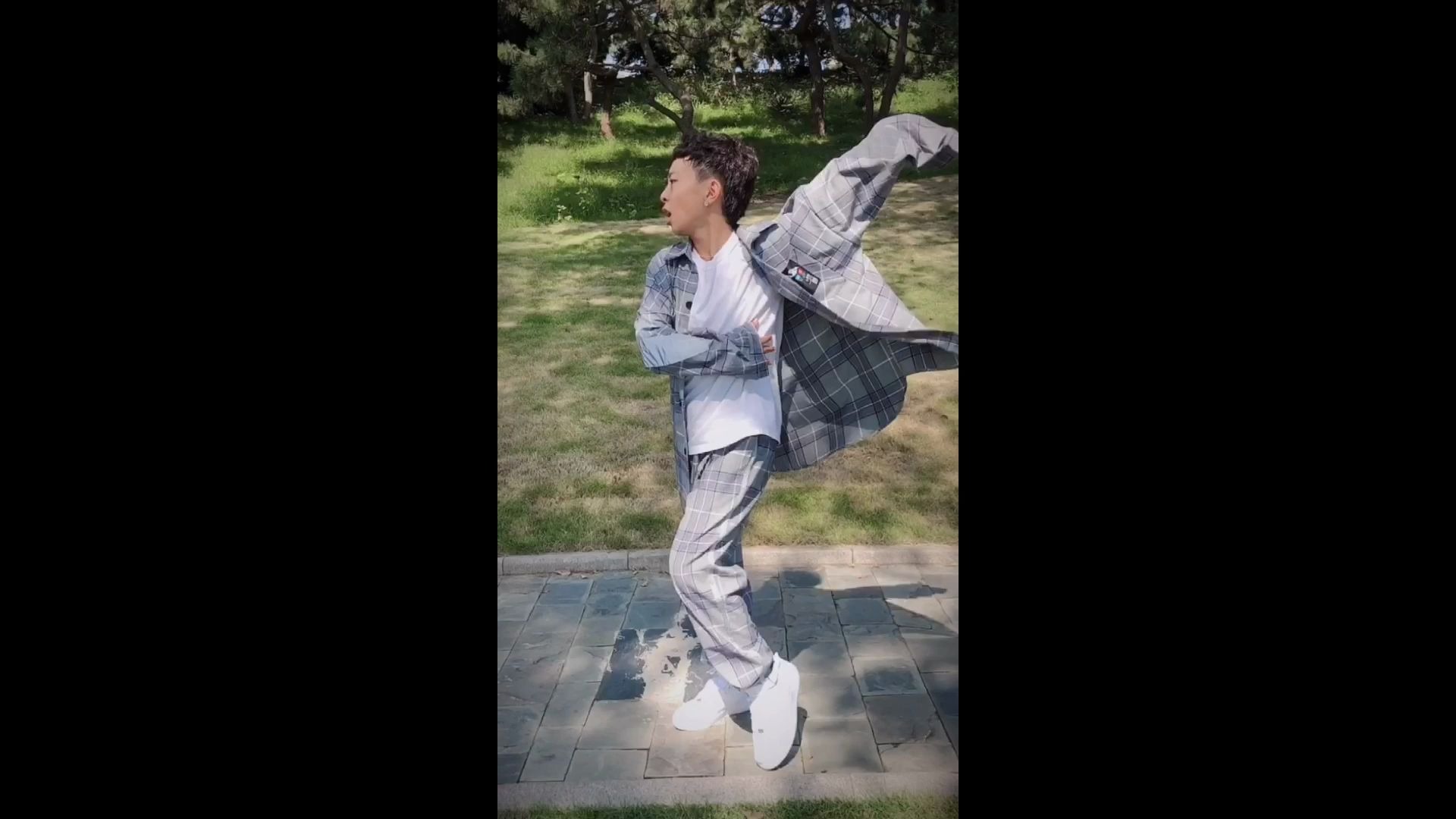 sac练习生虎牙小哥哥韩俊杰,气质这一块拿捏的死死的_哔哩哔哩 (゜-゜