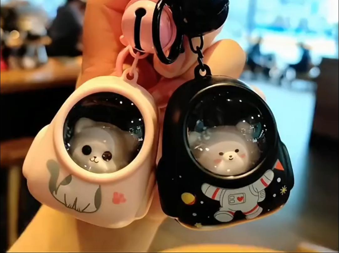 敲可爱小熊书包小夜灯钥匙扣包包挂件网红氛围灯钥匙链