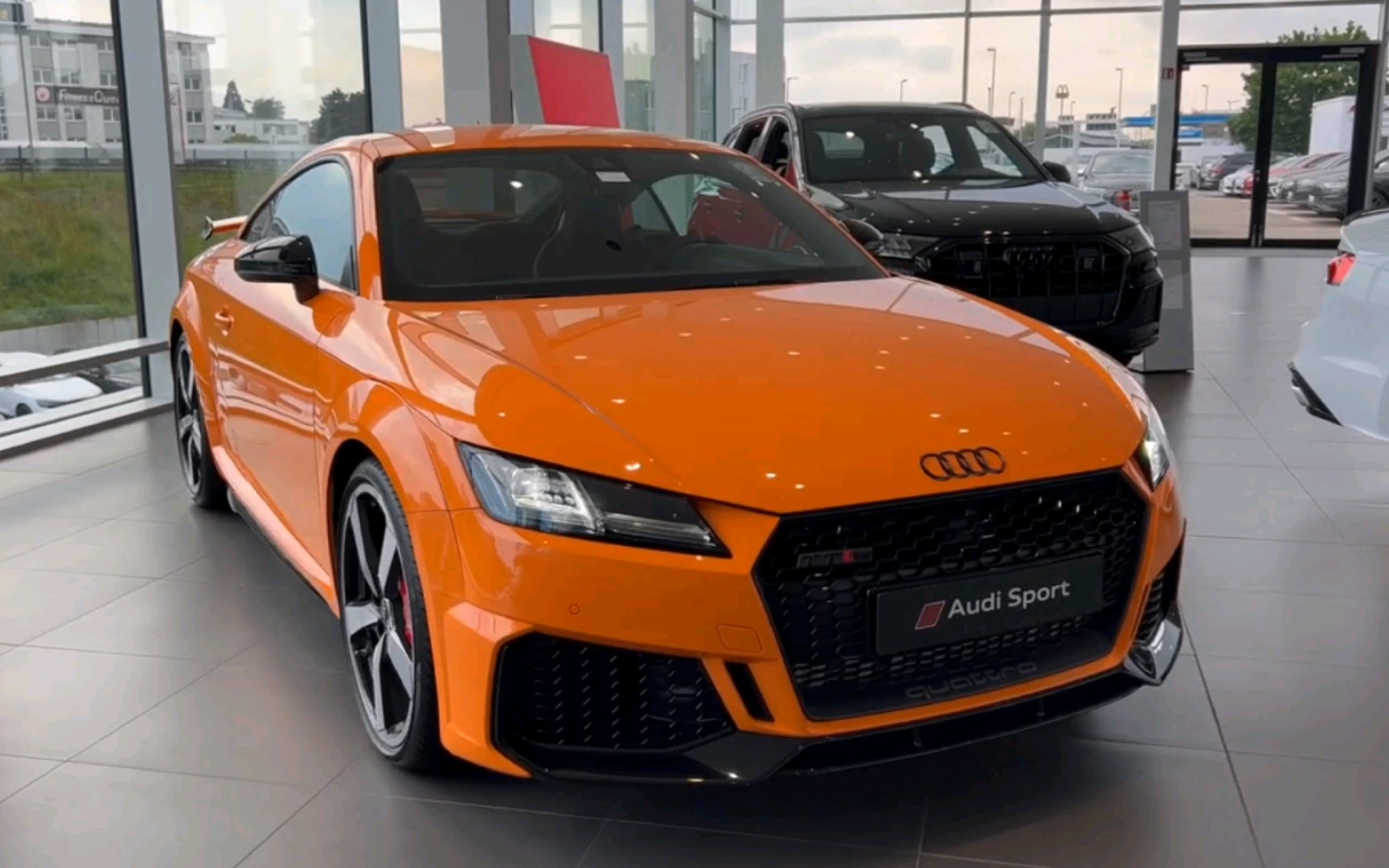 第一视角 2023奥迪tt rs 2.5t 直列五缸发动机 官方发布百公里加速3.