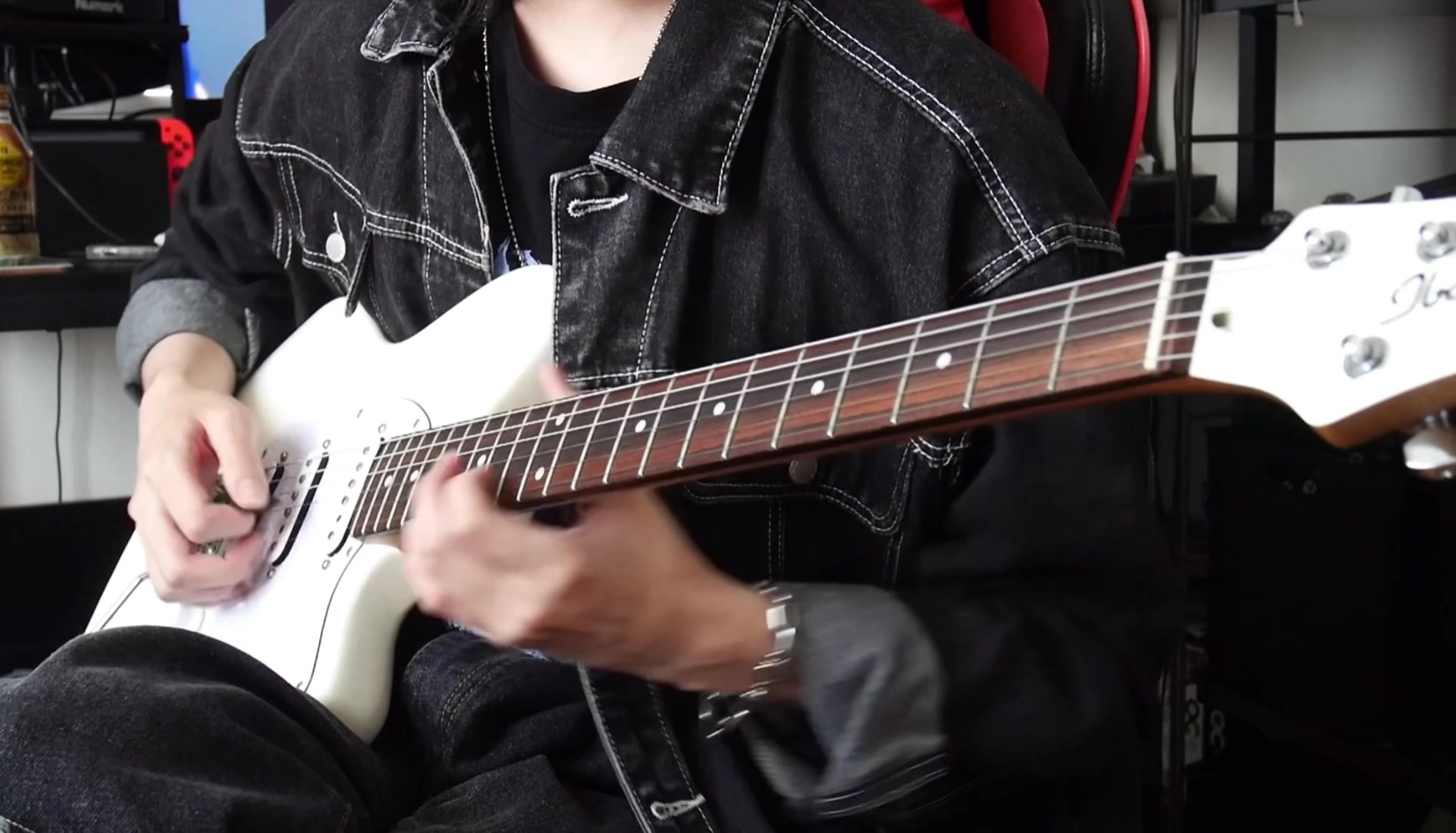 james? / ichikoro . . . . . .吉他