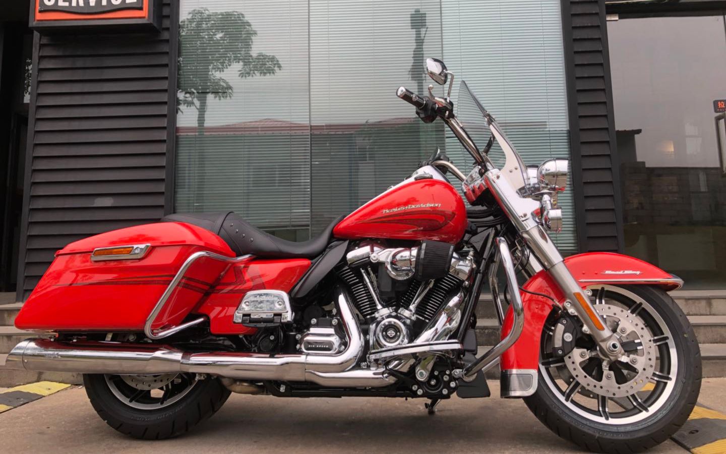 2018款哈雷路王 小改装 配色超赞!