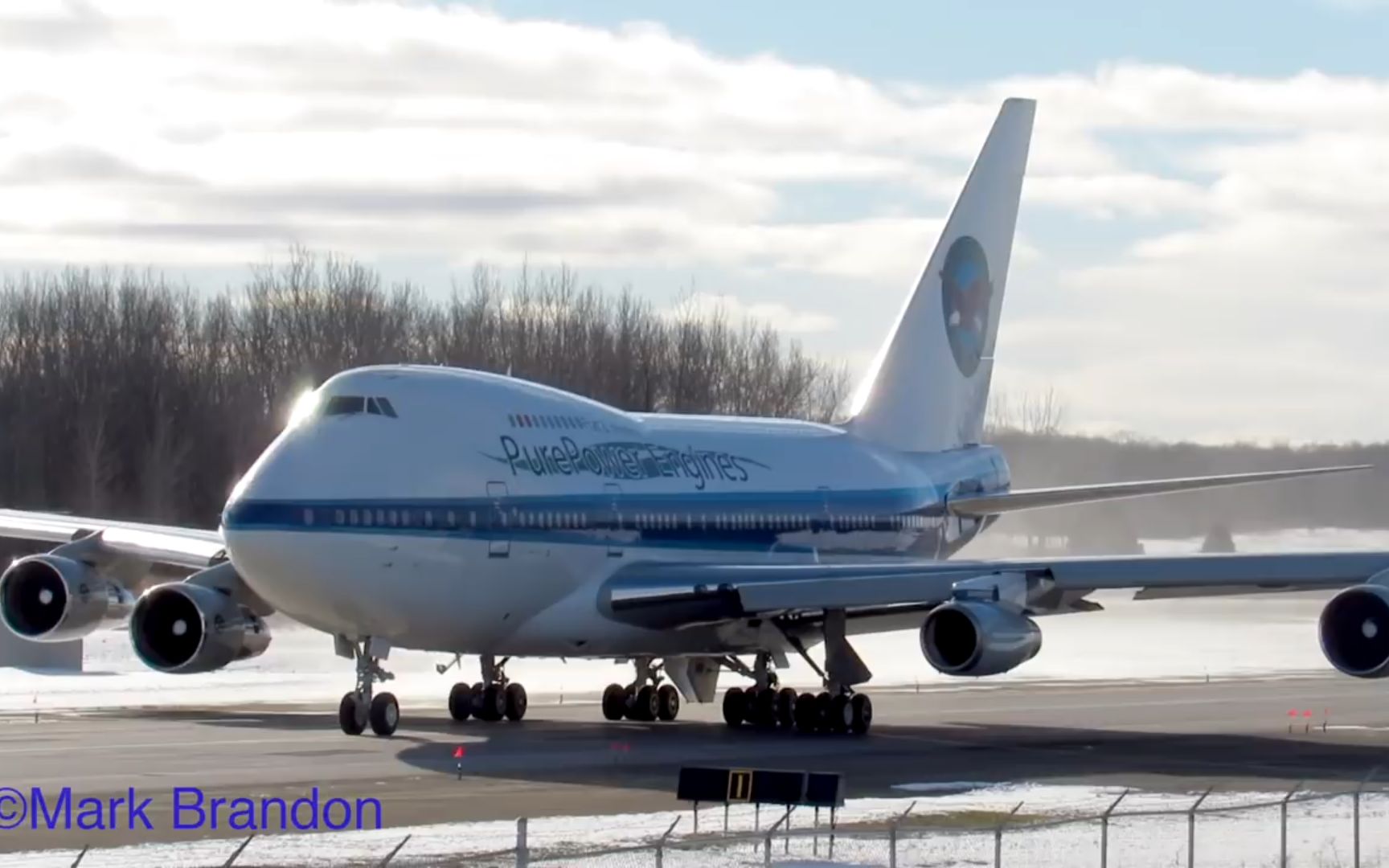 [图]波音747SP（B74S）降落在蒙特利尔机场（YMX