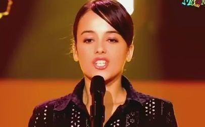 艾莉婕alize《la isla bonita》live现场版,2000年15岁就在法国创下