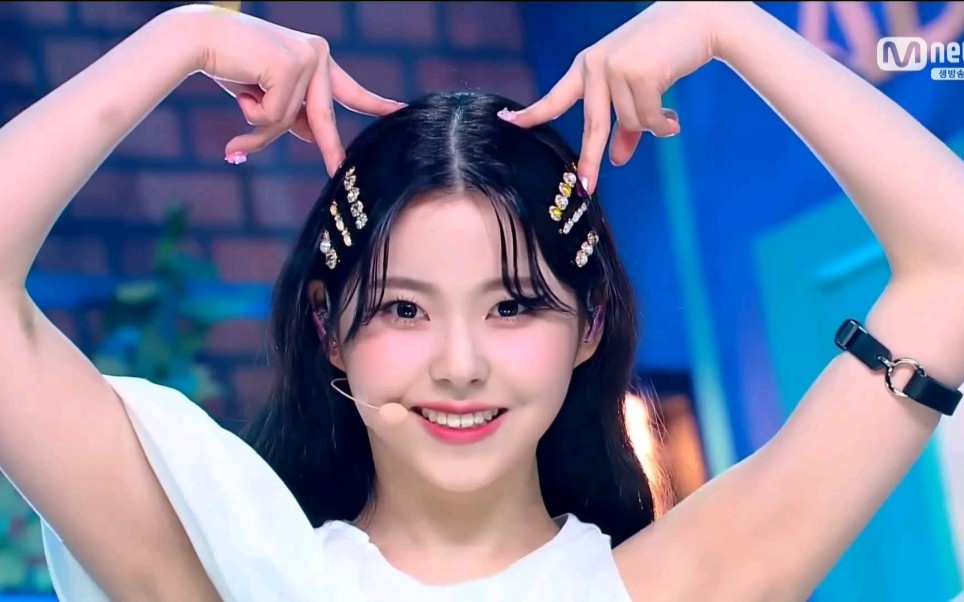 要永远相信瓶家女团mcd舞台nmixx的第一个全员ending小仙女们太漂亮了