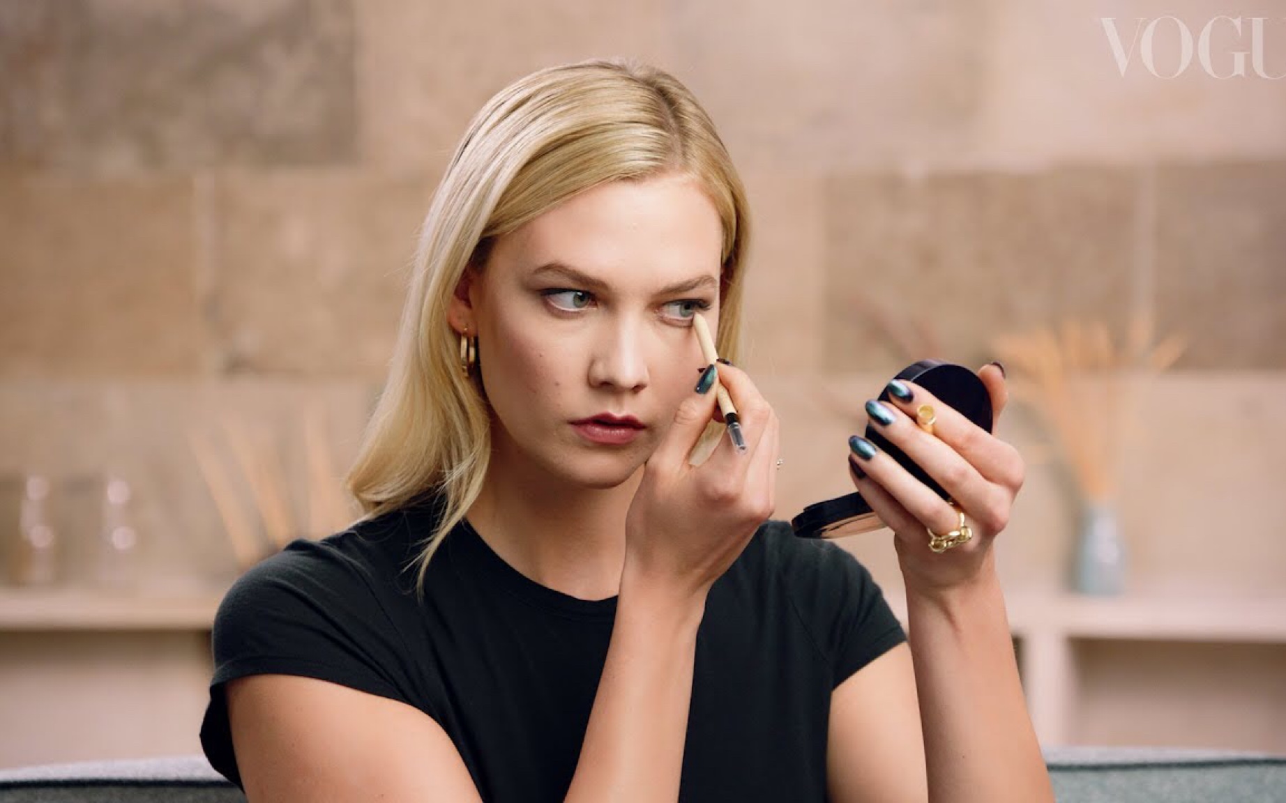 超模karliekloss日常妆容分享 -小kk教你快速补妆