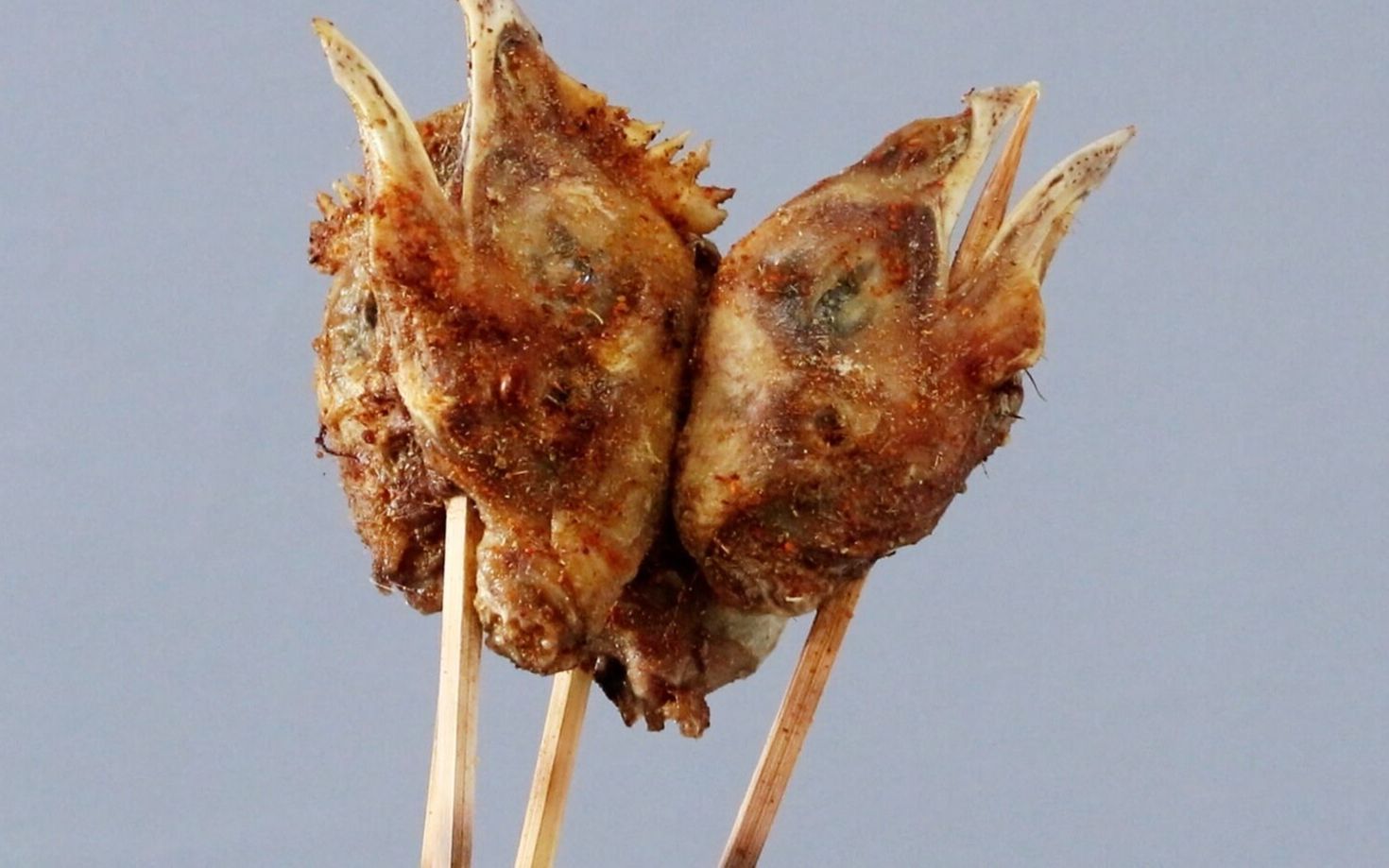 不用刷油,鸡头这样一烤,满屋飘香