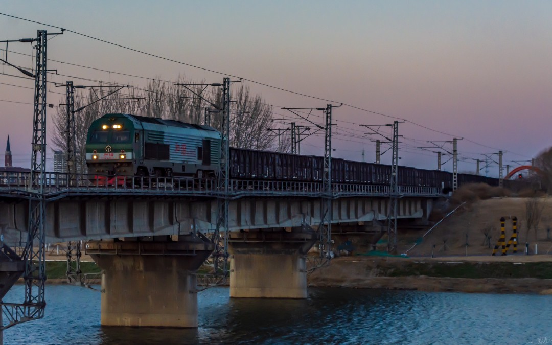 【京承铁路】没能拍到的df4c货列交会hxn3货列