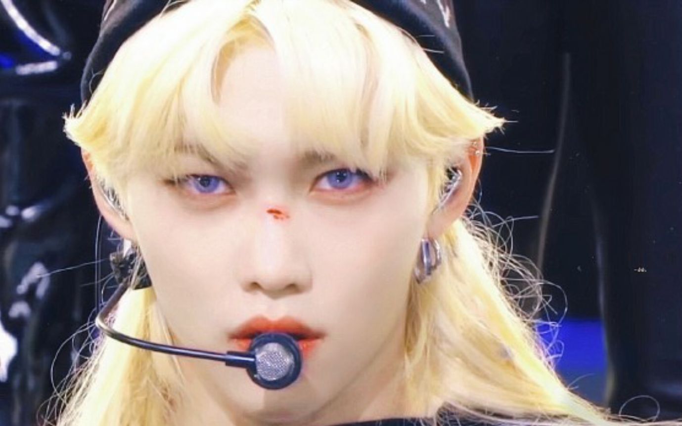 完美消化长发造型的felix/简直太惊艳了!