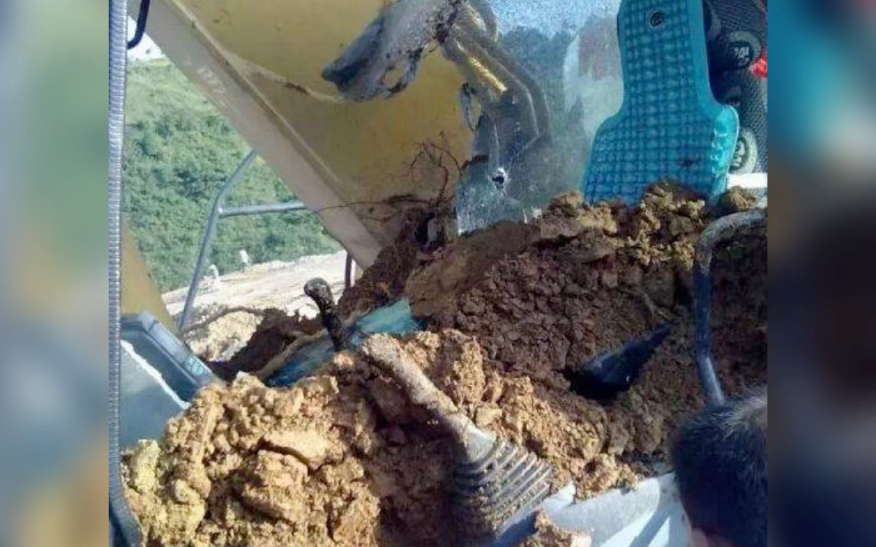 挖掘机意外瞬间