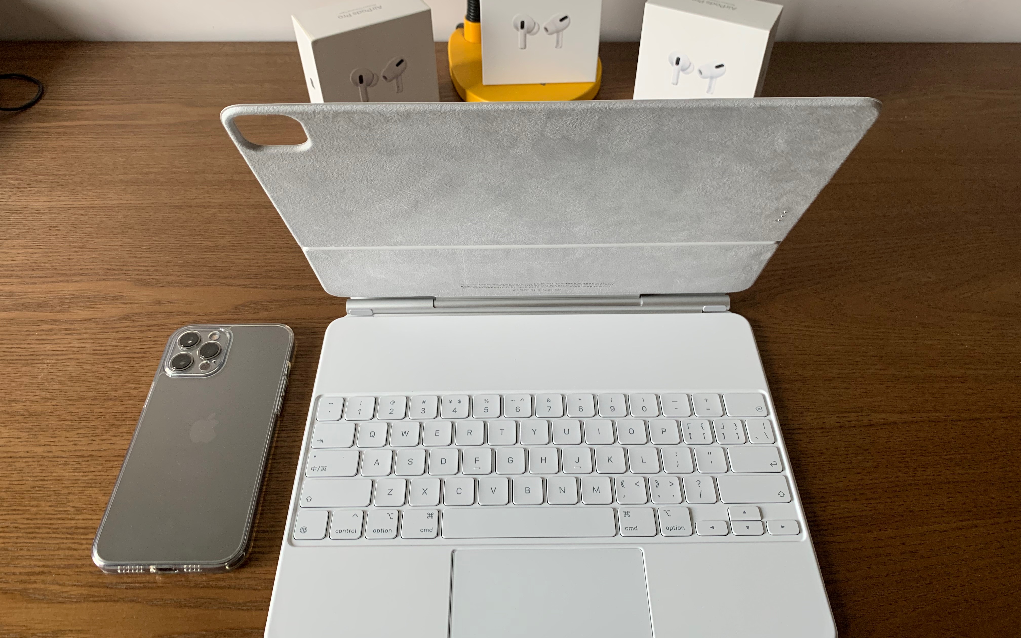 9英寸白色妙控键盘开箱