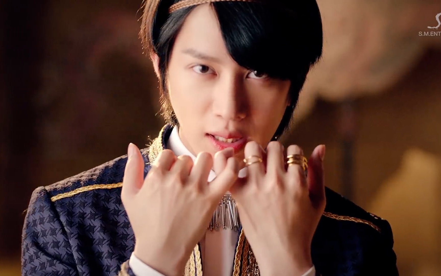 不断沉沦于金希澈的美貌哈哈 mamacita mv-希澈 heechul cut-20140828