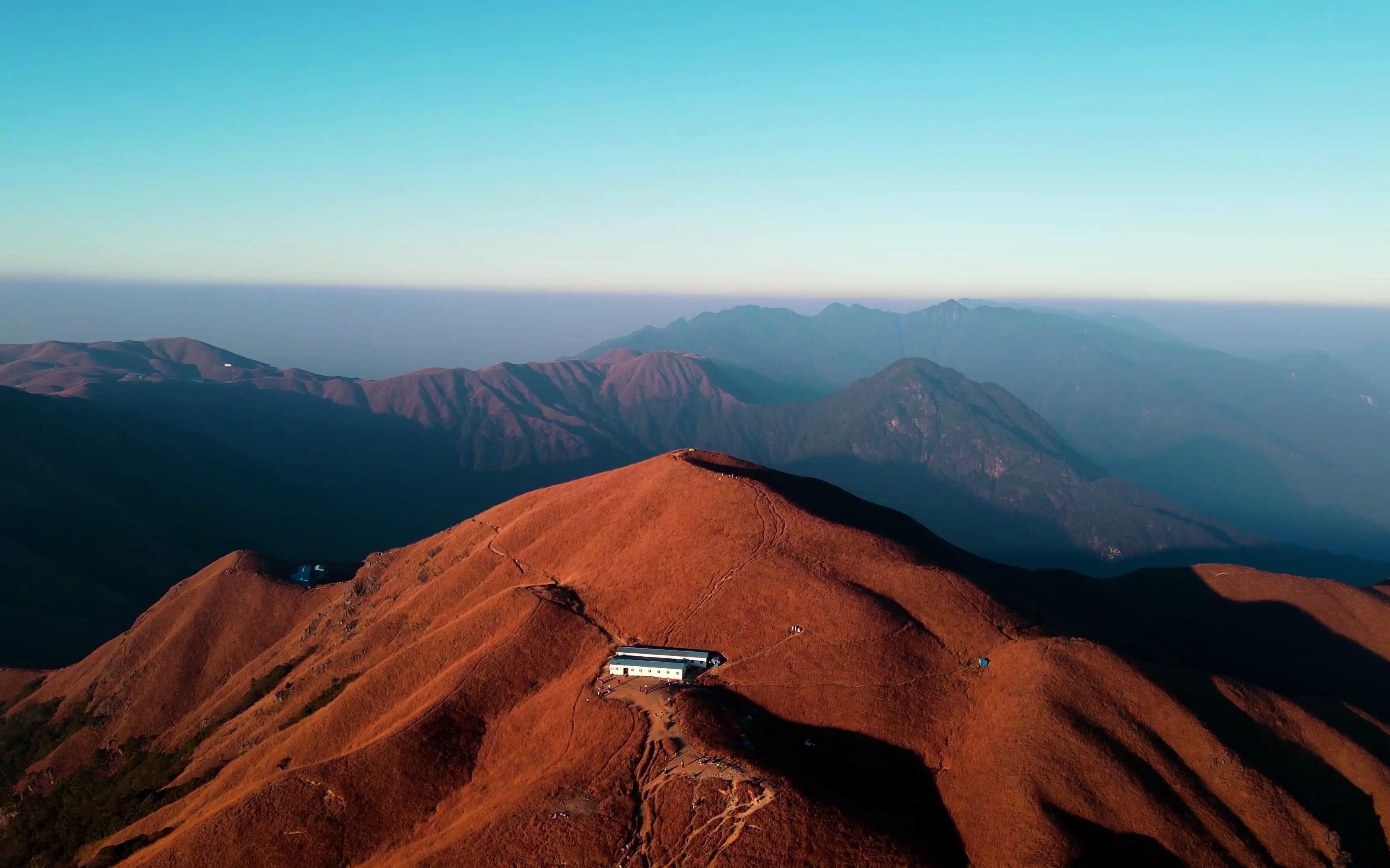 航拍金色武功山_高山草甸 芦苇漫山遍野