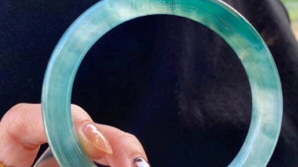 老坑老蓝水冰种飘花翡翠圆条手镯,起胶起荧,可以微微透指,浓浓胶感