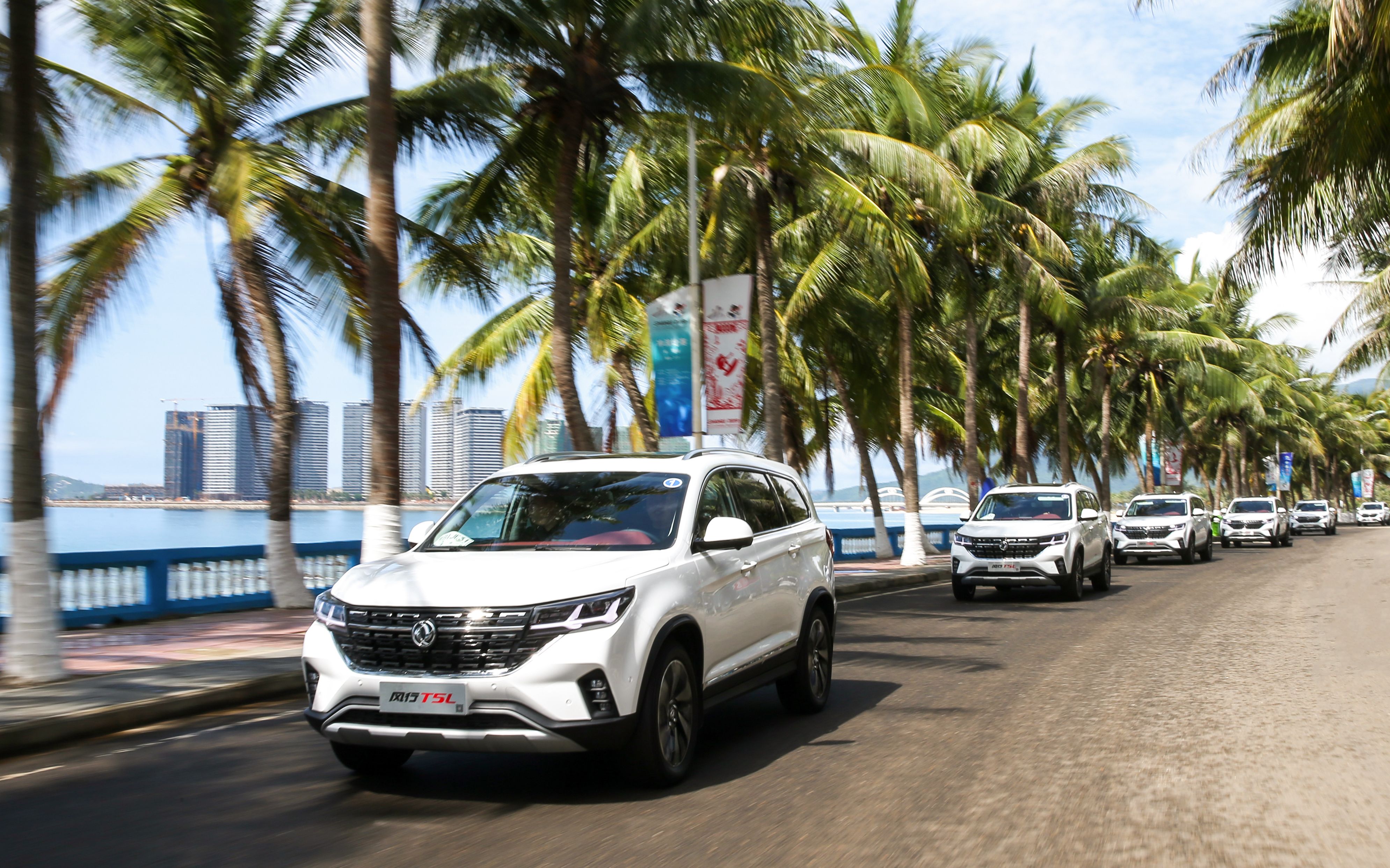 哈哈农夫携手东风风行t5l前往开犁节