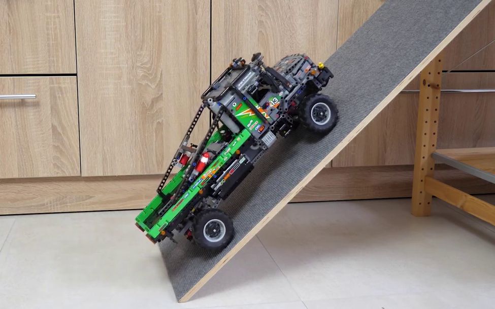 乐高科技 4×4 奔驰 zetros trial truck(42129)深度评测&速拼