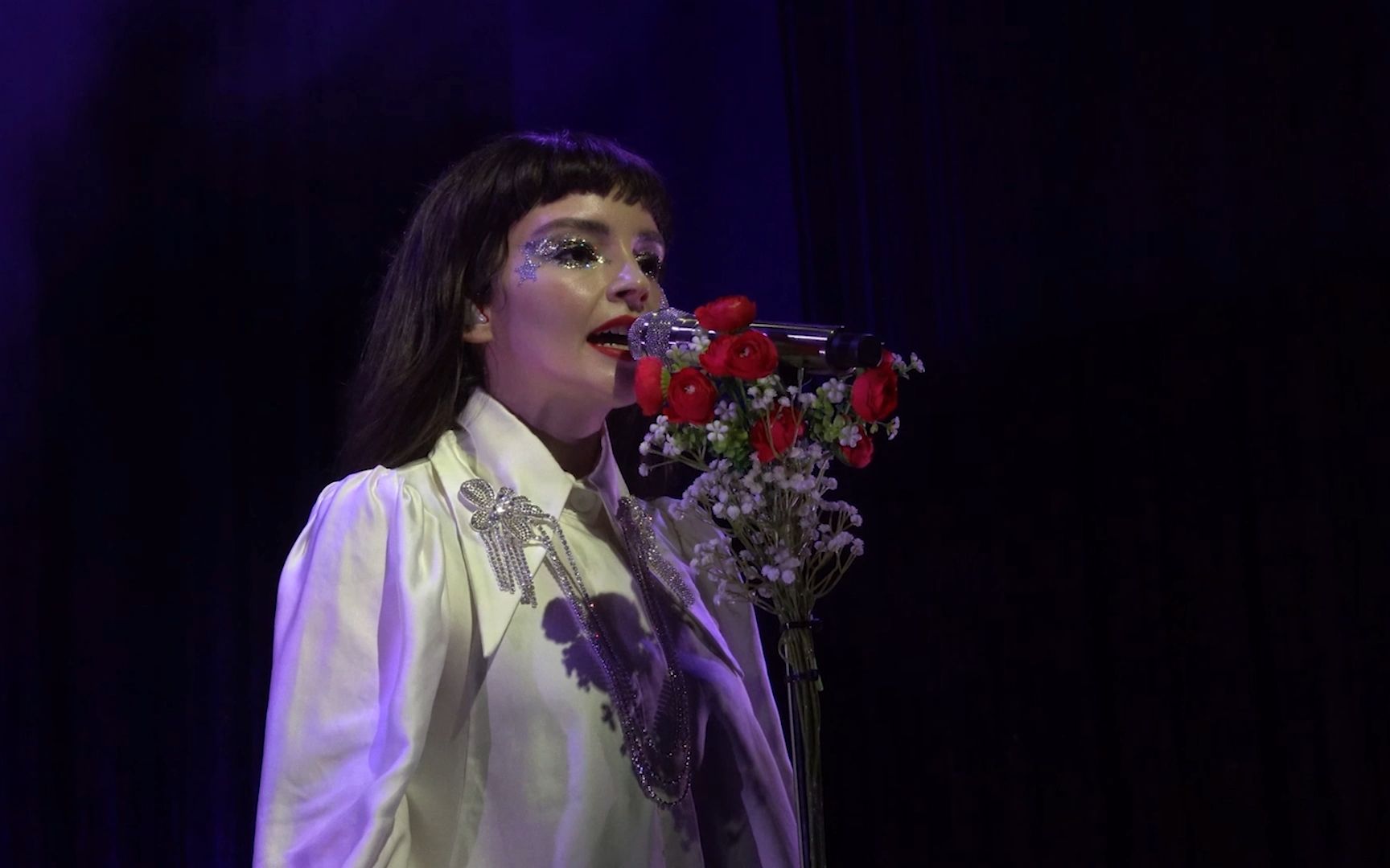 lauren mayberry - like a prayer (madonna cover), at the 9:30