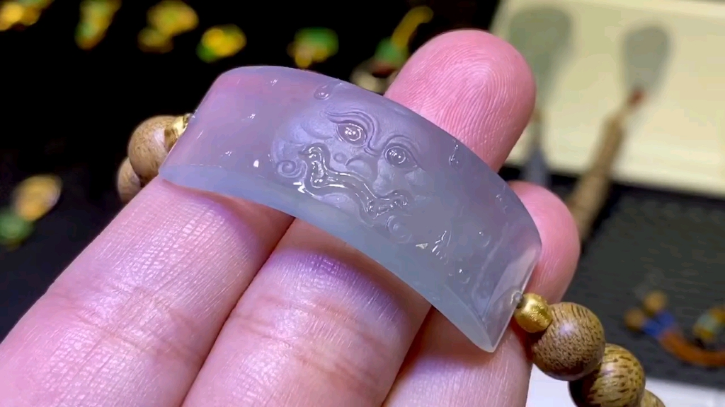 【翡翠】翡翠冰种瑞兽手牌,丑萌丑萌的,哈哈哈哈