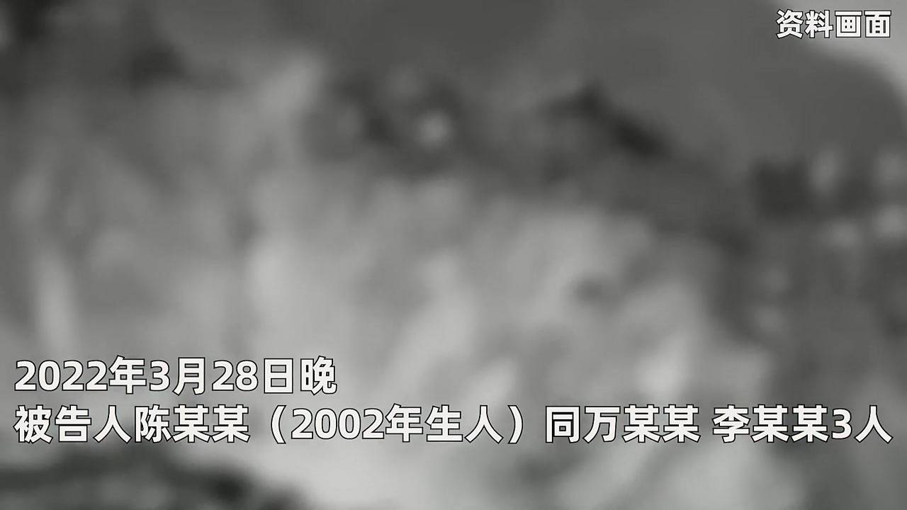 上海地铁站天花板漏水成水帘洞,官方:积水已清理,原哔哩哔哩bilibili