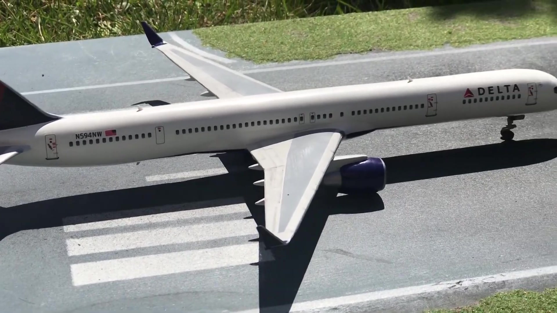 [Eastern Express][东方快车][模型] 1/144 Boeing 757300 Delta哔哩哔哩bilibili