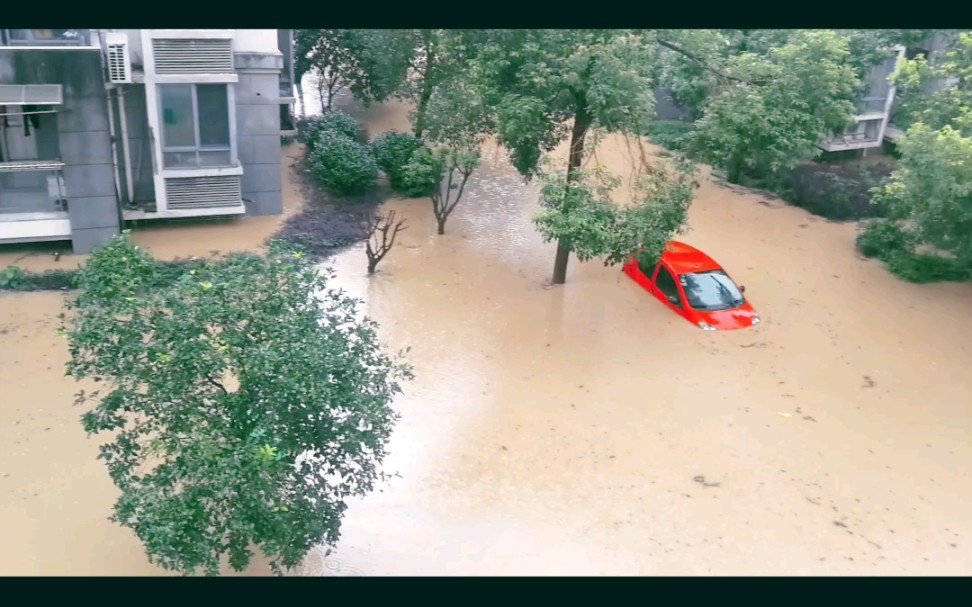 黄山市歙县暴雨袭城,希望梅雨季节赶快过去哔哩哔哩bilibili