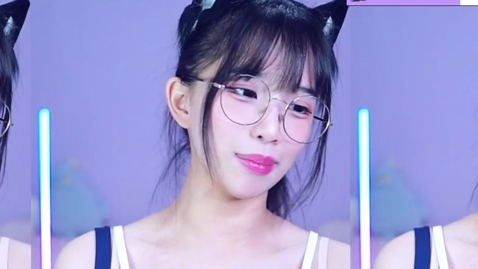 19 主播 梓澪与村长