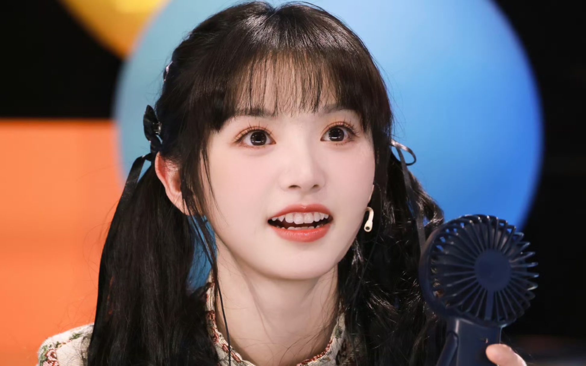 双马尾元气电竞少女【田曦薇】