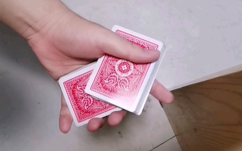 单手花式切牌联系(练习)_哔哩哔哩_bilibili