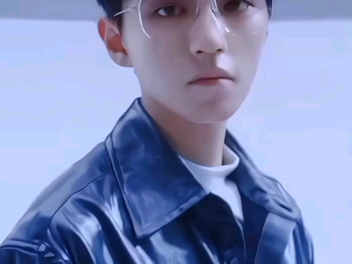 〈王俊凯〉想去重庆想去长江国际 想去星卡里 想去九龙坡 想去涂鸦街