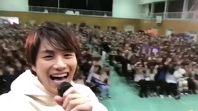 铃木伸之 ins 藤花祭 阪南大学大学祭 哔哩哔哩 つロ干杯 Bilibili