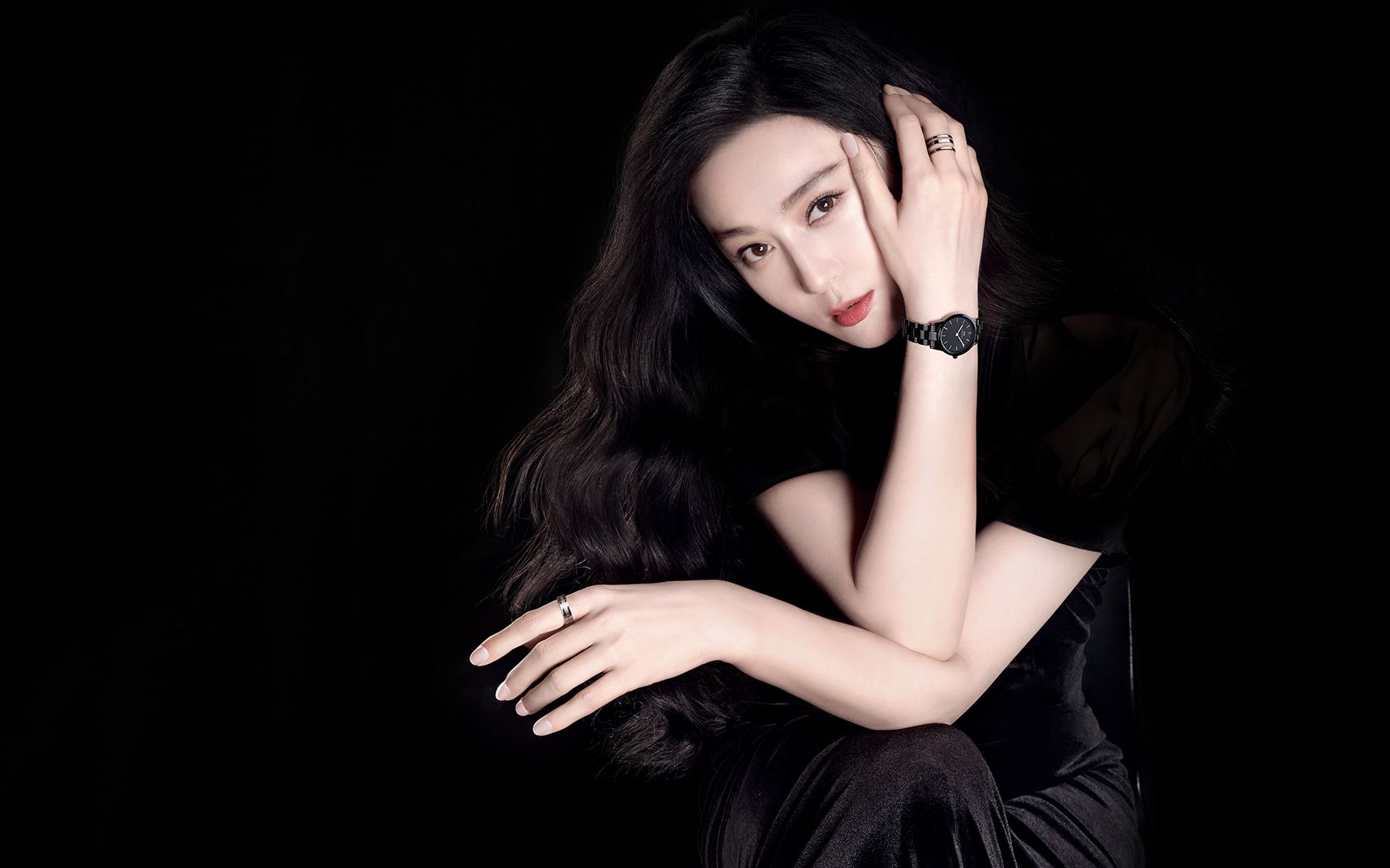 dw | 范冰冰曜目演绎全新小黑瓷腕表