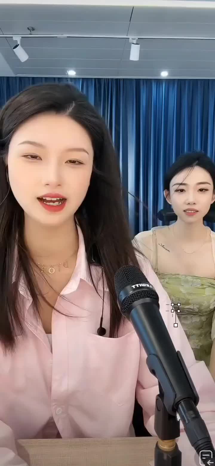 漂亮居然有两副面孔葛漂亮青青葛漂亮葛漂亮收女徒弟