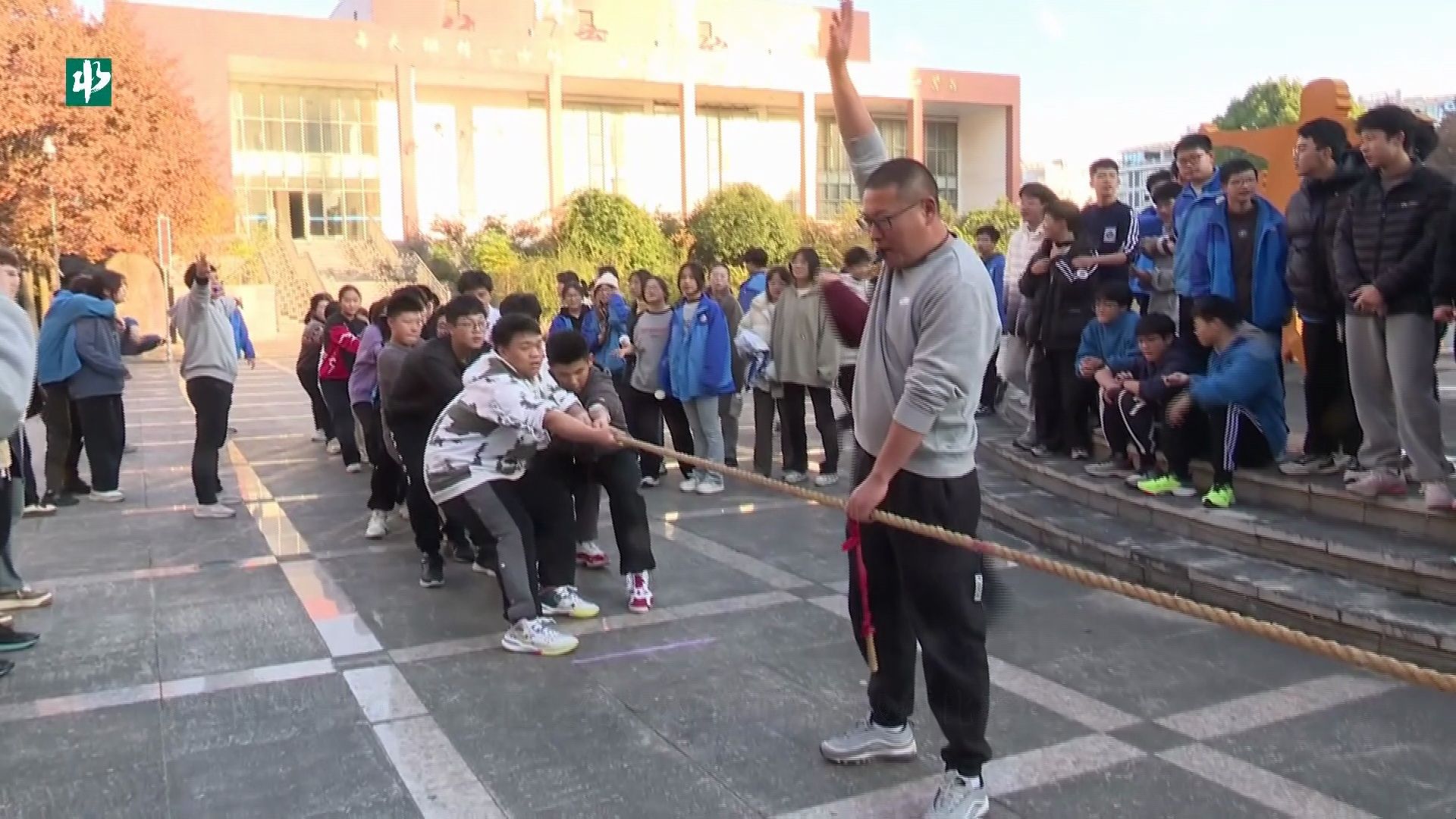 浦江四中第十一届"校园文化艺术节班际拔河比赛"