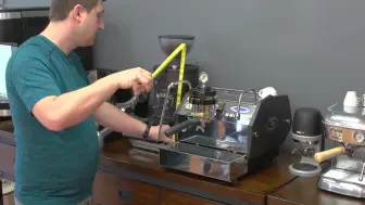 Download Video: HD顶级单头意式咖啡机 Slayer Espresso 对比 LaMarzocco GS3 MP