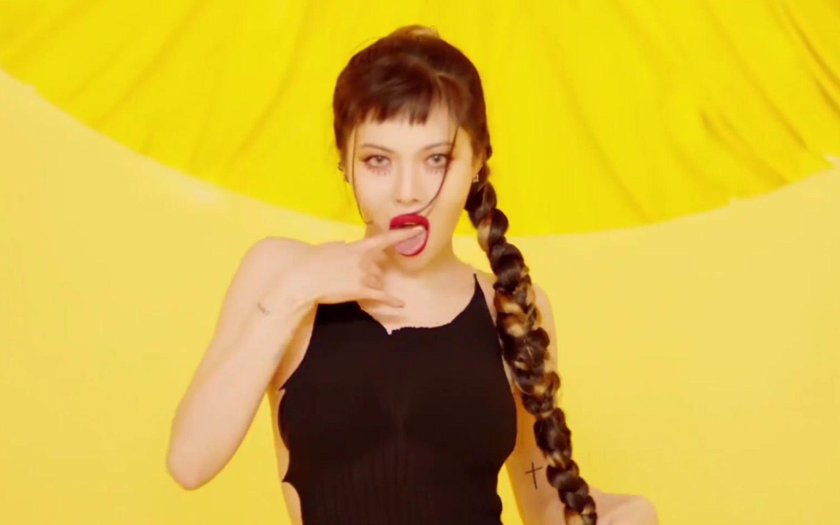 20210126 泫雅最新回归曲im not cool mv预告!