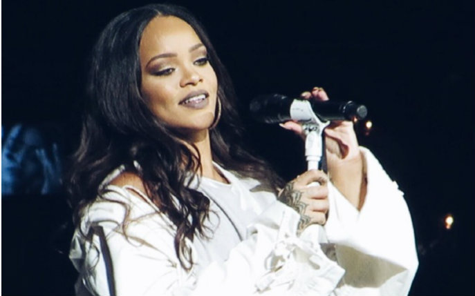 【anti巡演】日日rihanna-0617阿姆斯特丹-饭拍剪辑_哔哩哔哩 (゜-゜)