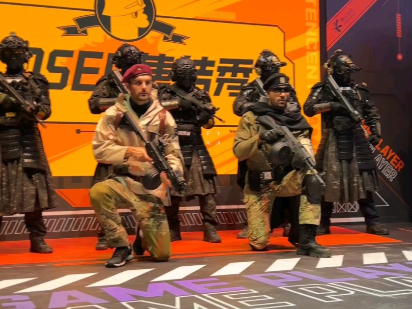 暗区突围挂怎么开