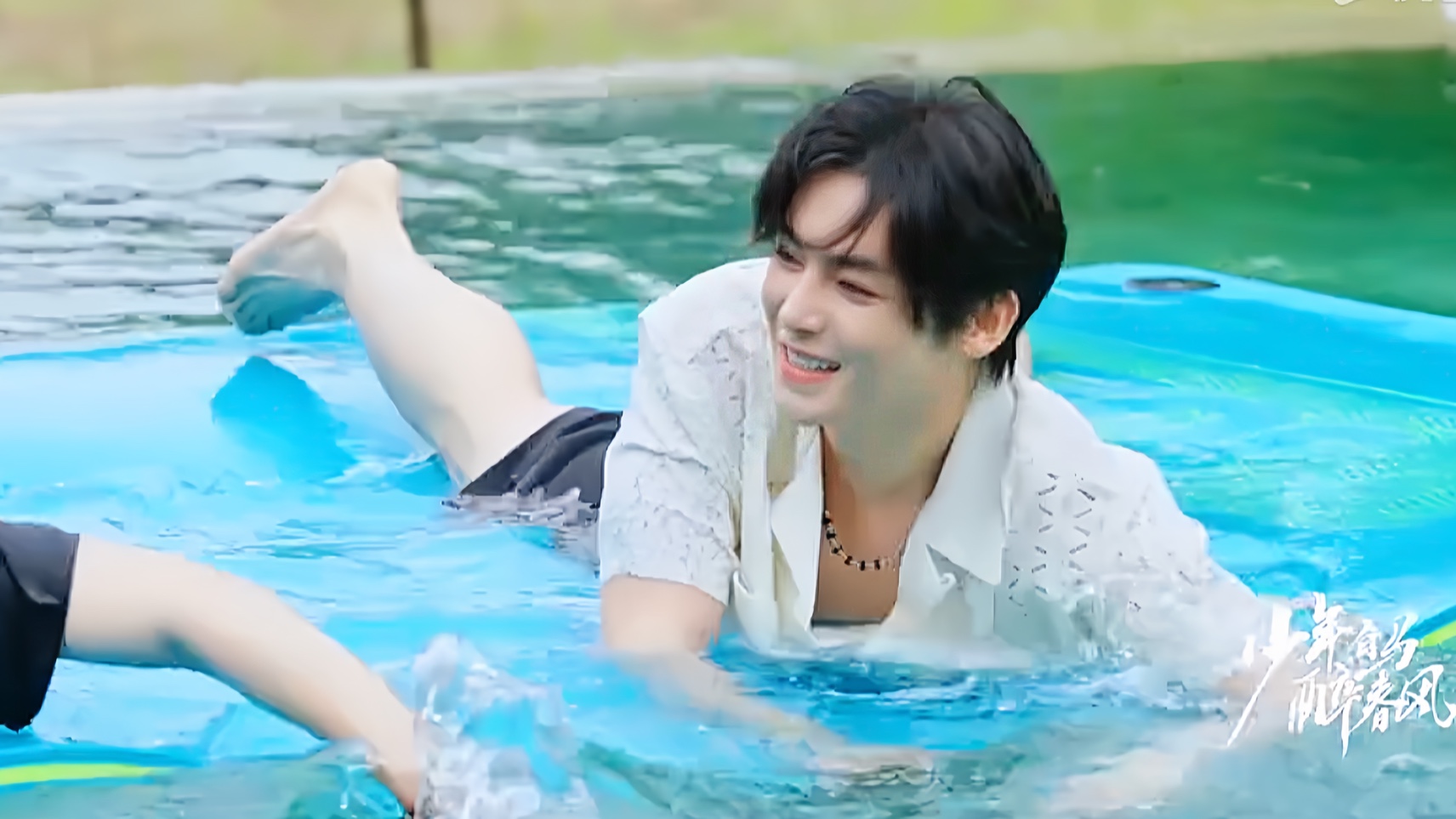 侯明昊清唱《输了你赢了世界又如何》【团综预告第三弹】何与 白澍