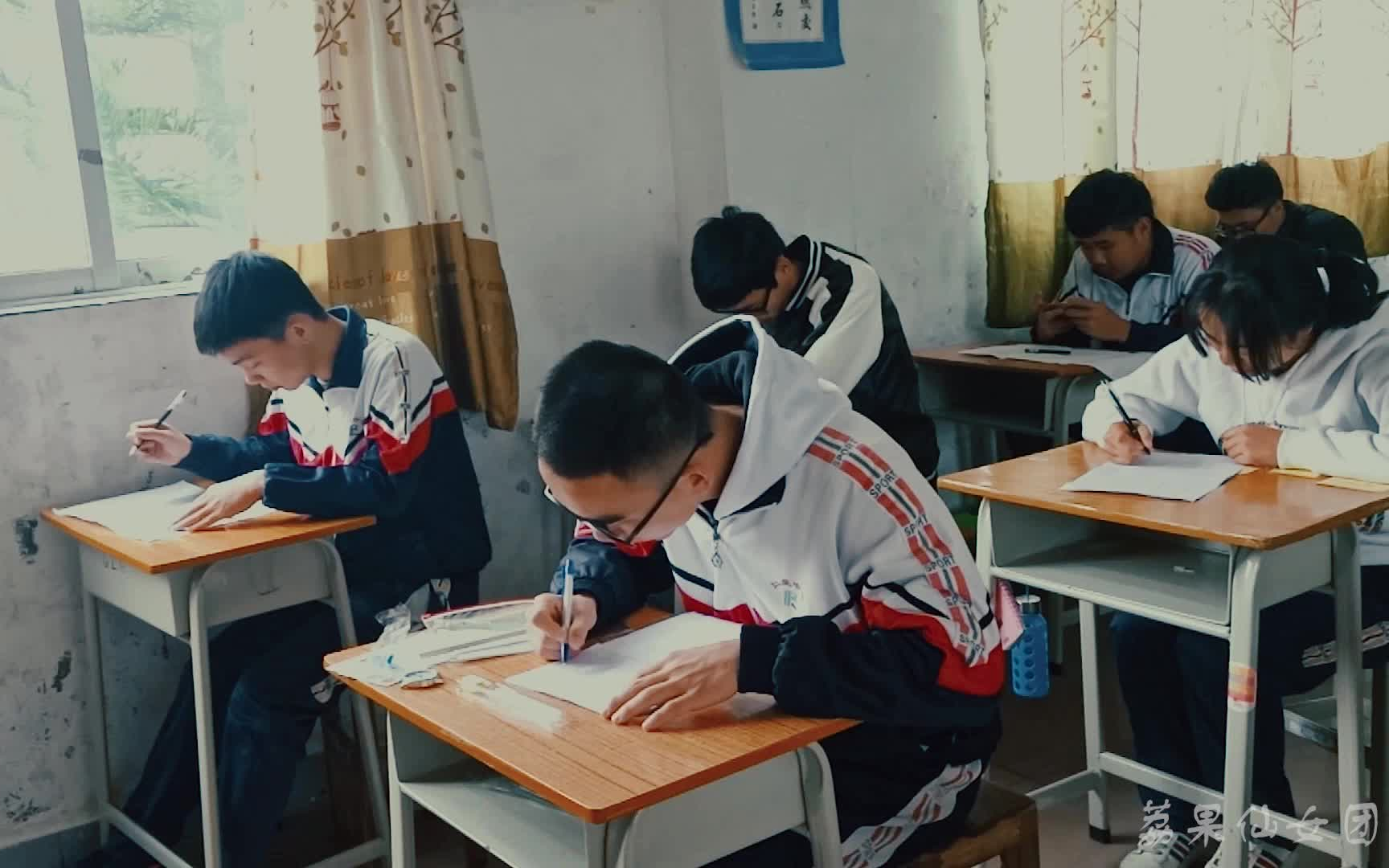 谨以此片献给仁荣的我们!