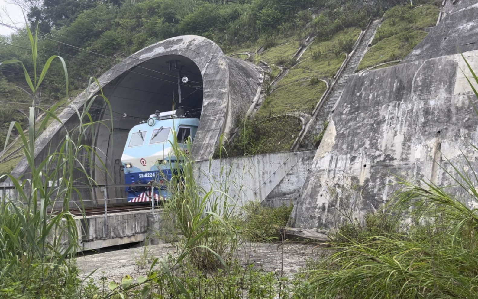 【廣石鐵路】20230725 k921(襄陽-東莞東)本務廣長ss8-0224下行通過