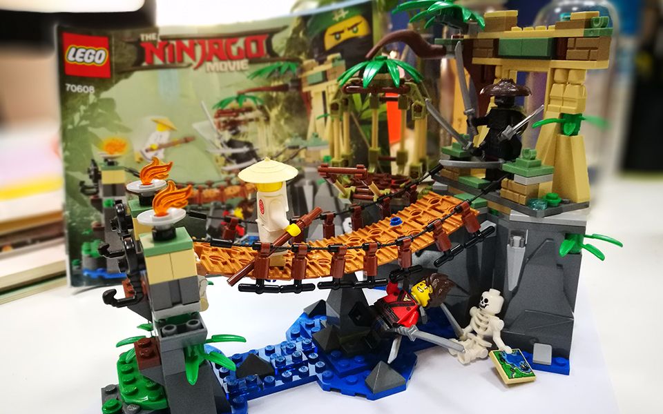 伪开箱乐高70608的开箱及组装