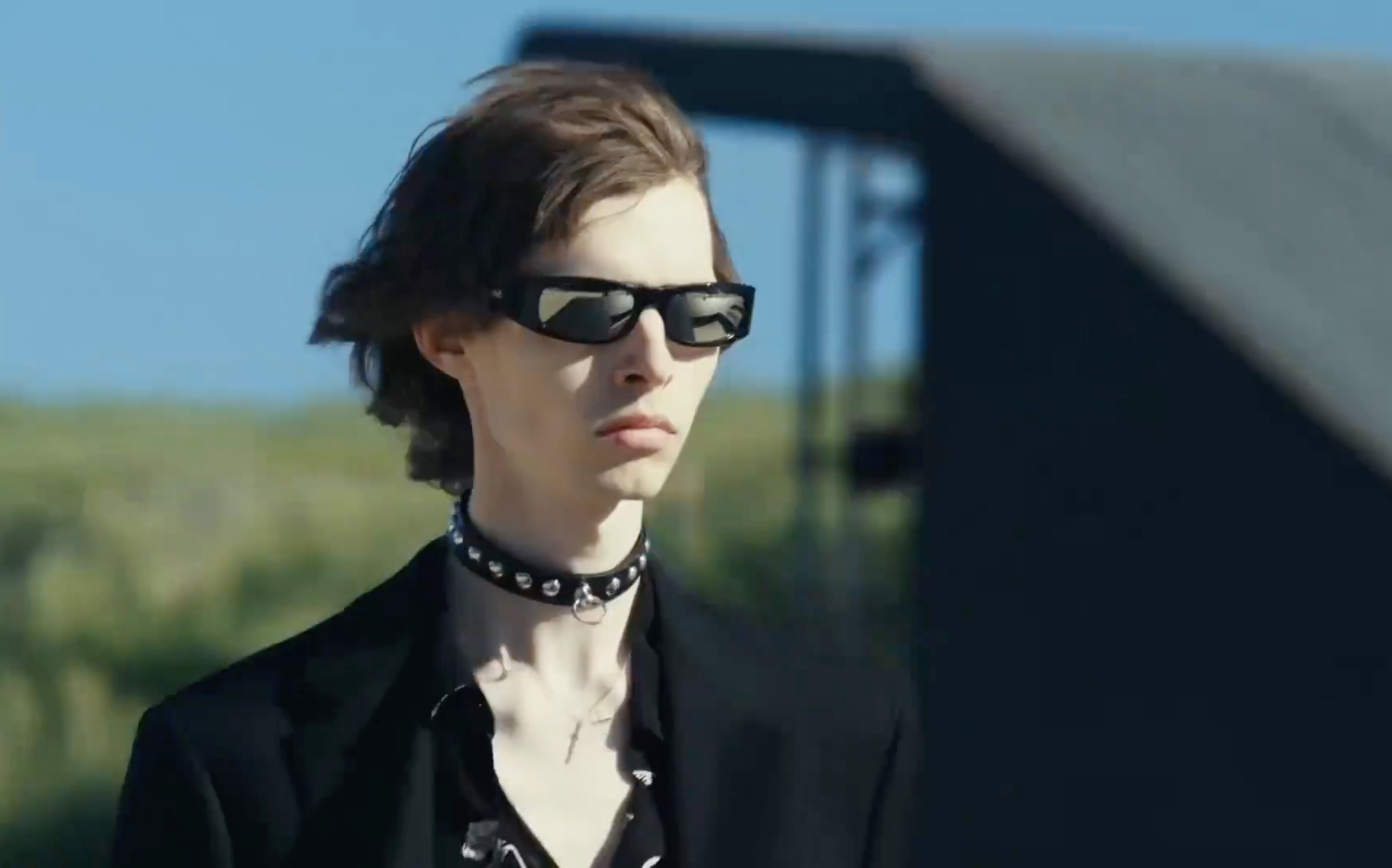 celineceline男模走台步带风清冷不羁比女人还美