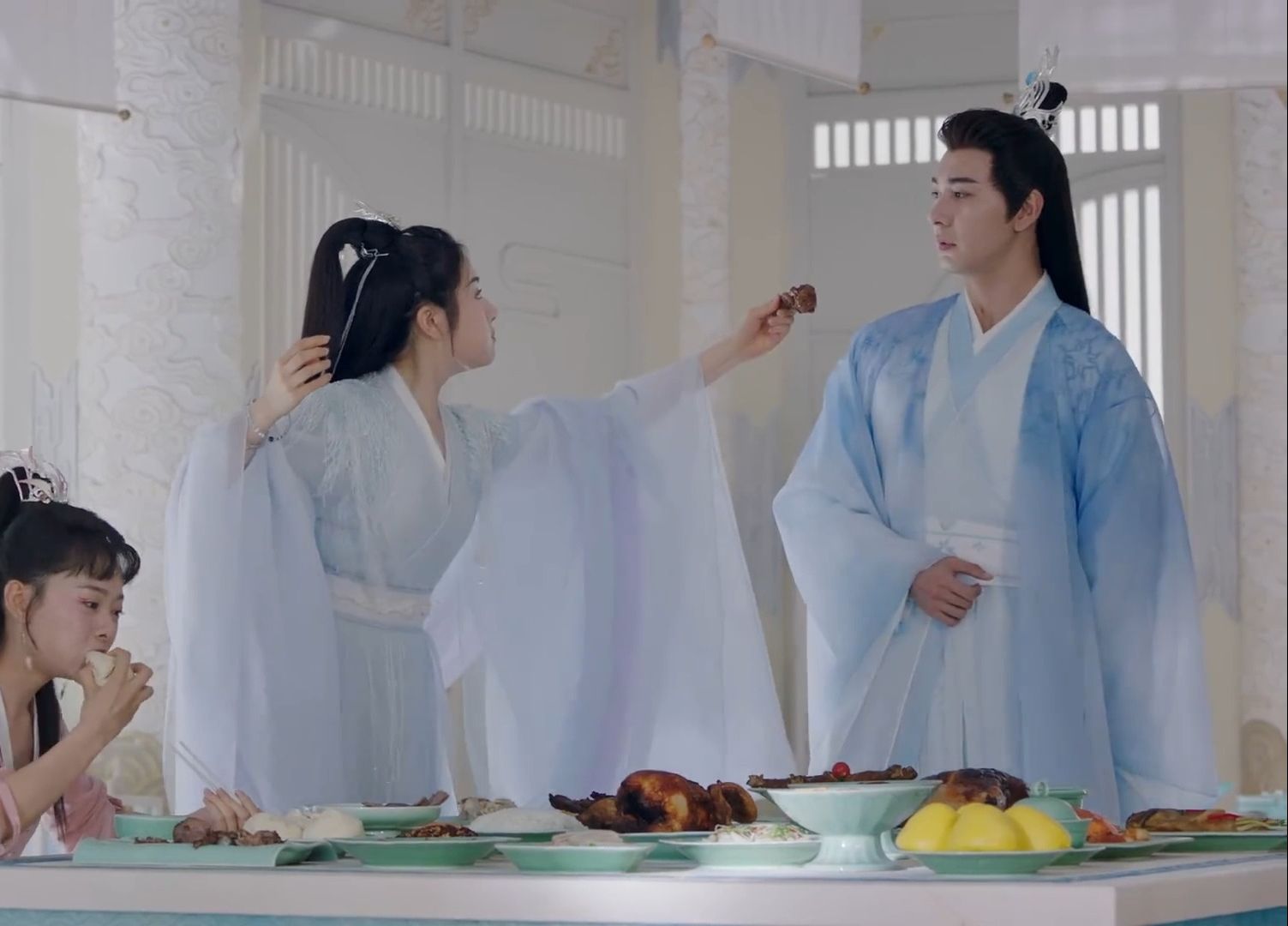 看一次笑一次的天妃吃饭片段,坑底躺平请扣1