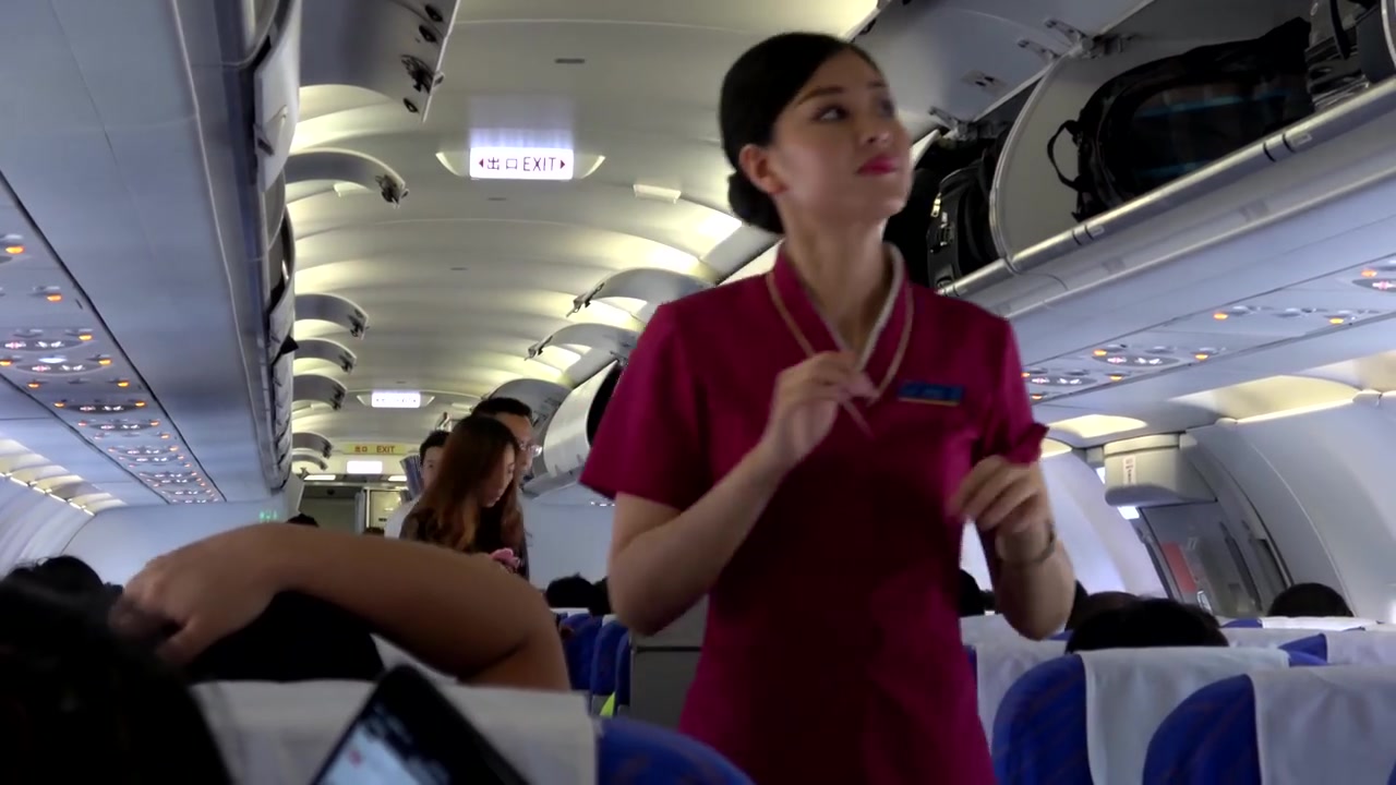 Are Chinese Flight Attendants the Hottest哔哩哔哩bilibili